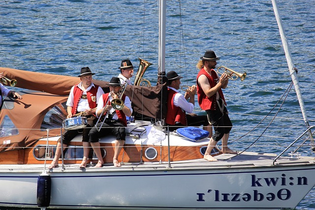 拜仁快速传球移动致对手防线瓦解